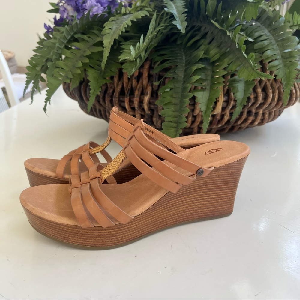 NWT UGG Mattie Wedge Sandals Sz 9 Platform Tan Brown Sandal sN1007533 NEW summer